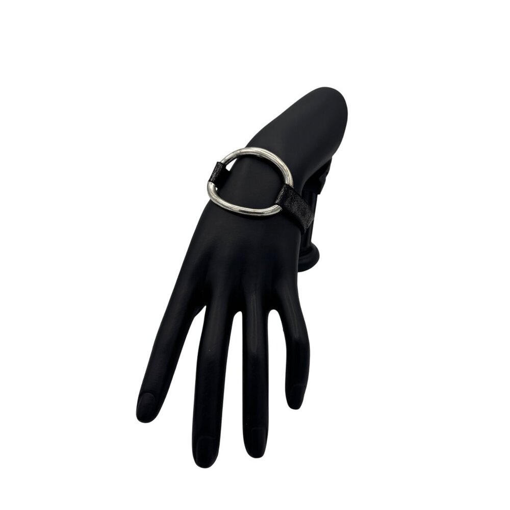 Silvery  Black Leather & Silver Tone Circle Snap Bracelet